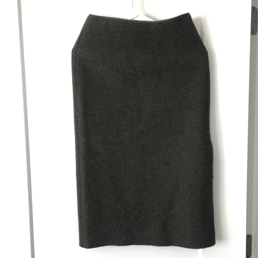 NEW Elspeth Gibson 100% Wool Green silt skirt